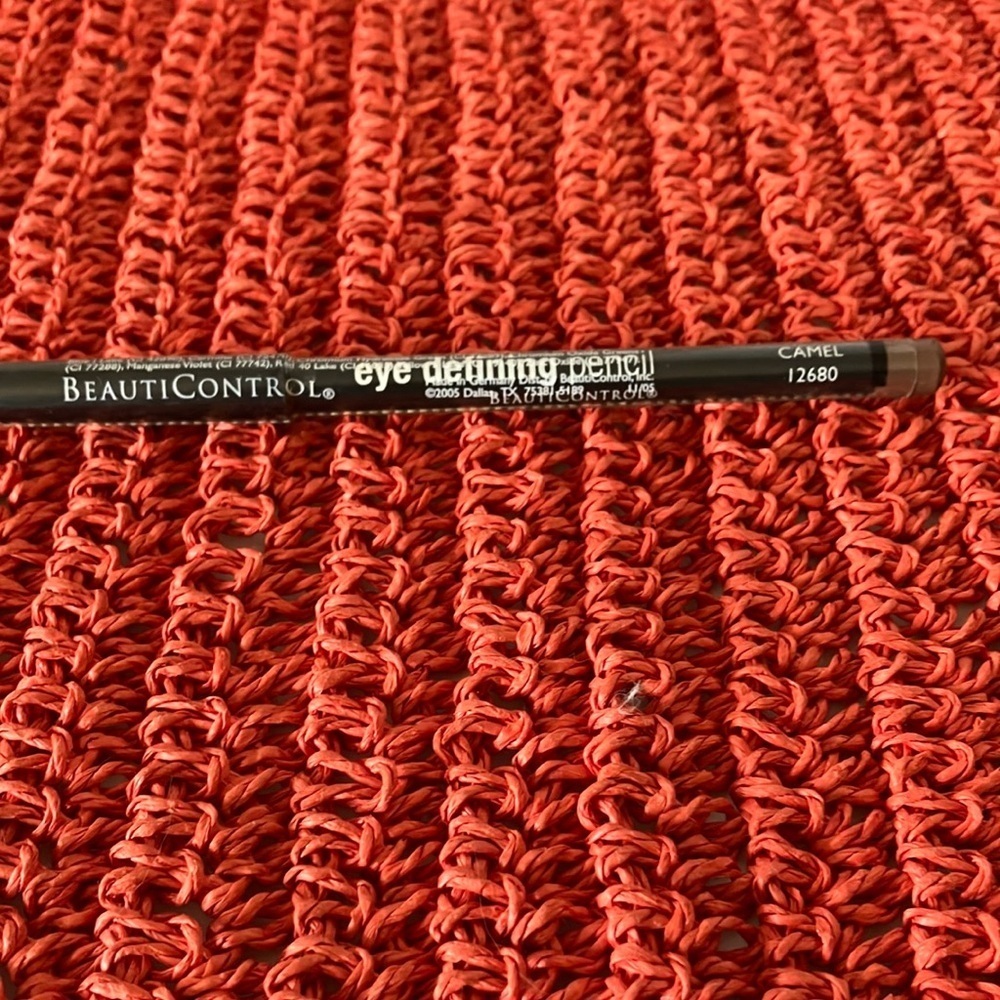 BeautiControl Eye Defining Pencil Carmel 12680.  New  still Sealed.